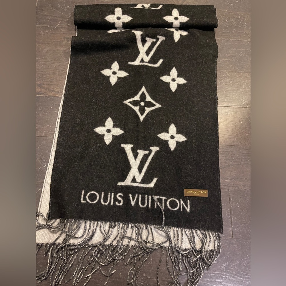 Louis Vuitton Cashmere Monogram Reykjavik Scarf Black